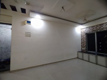 Room in 1 BHK Apartment at Versova – for Rent