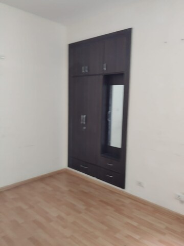 Room in 2 BHK Builder Floor at Beta Ii Greater Noida – for Rent
