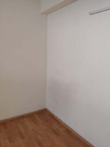 Room in 2 BHK Builder Floor at Beta Ii Greater Noida – for Rent