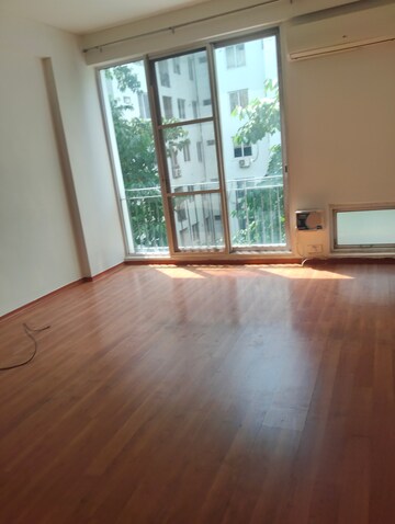 Room in 3 BHK Apartment at Vatika City, Sector 49 – for Rent