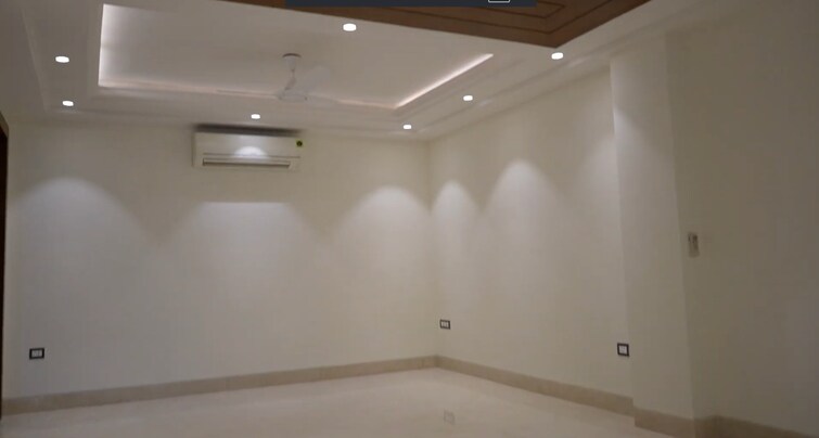 Room, rajinder nagar 3 Bedroom 200 Sq.Yd. Builder Floor In Rajinder Nagar Delhi 9156299