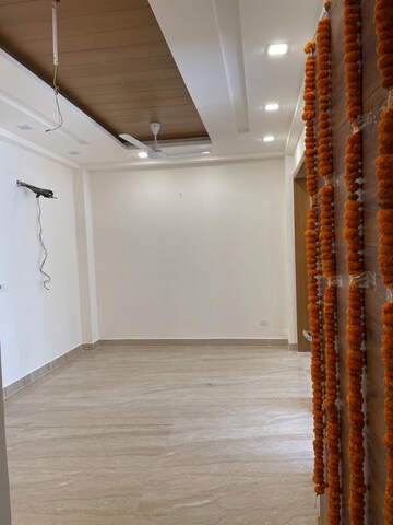 Building Lobby in 3 BHK Builder Floor at BP Homes, Sector 85 – for Rent