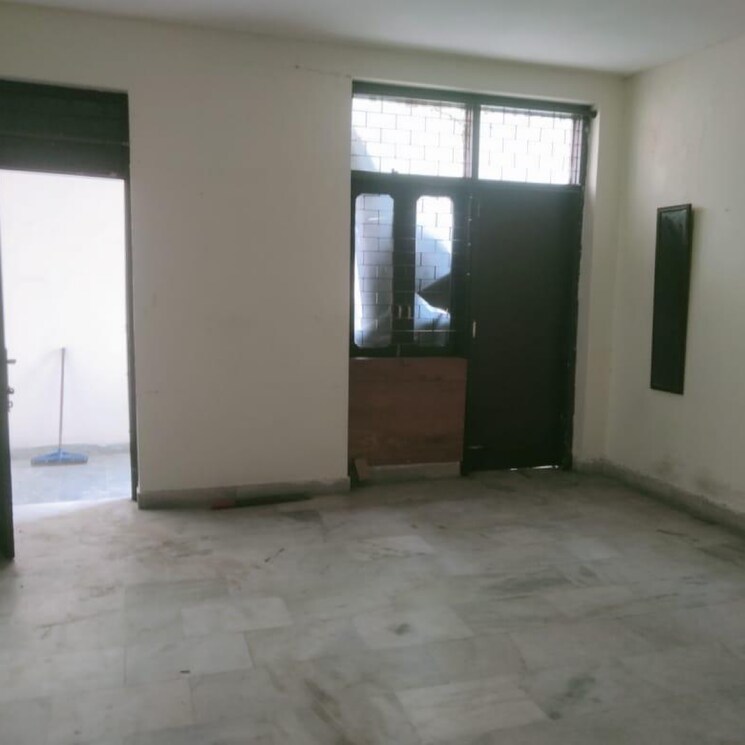 Room, greater kailash ii 1 Bedroom 800 Sq.Ft. Builder Floor In Greater Kailash ii Delhi 9156323