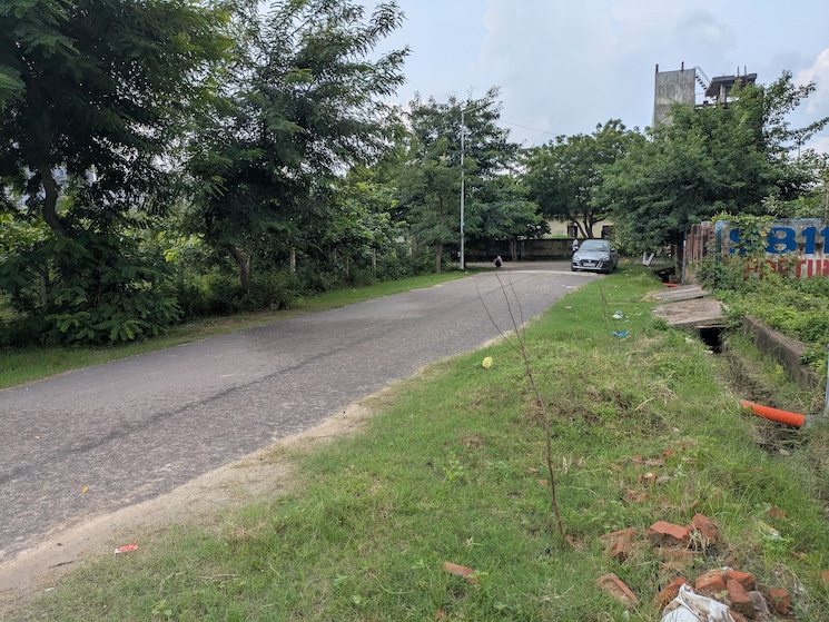 Garden, sector 2 greater noida  162 Sq.Mt. Plot In Sector 2 Greater Noida Greater Noida 9156316