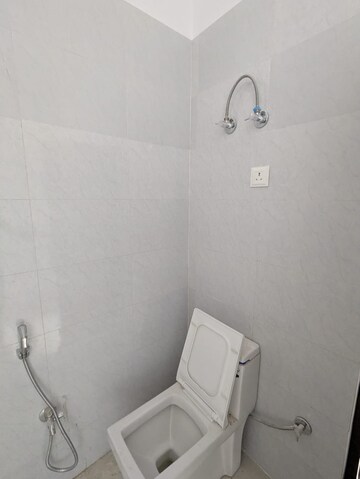 Bathroom in 2 BHK Builder Floor at Beta Ii Greater Noida – for Rent