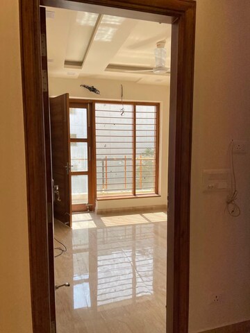 Room in 2 BHK Apartment at BPTP Discovery Park, Sector 80 – for Rent