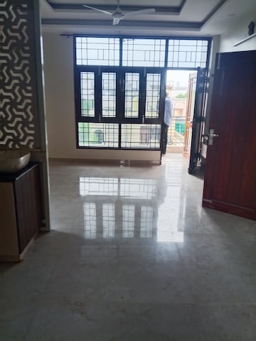 Living Room in 2 BHK Apartment at RWA Apartments, Sector 31 – for Rent