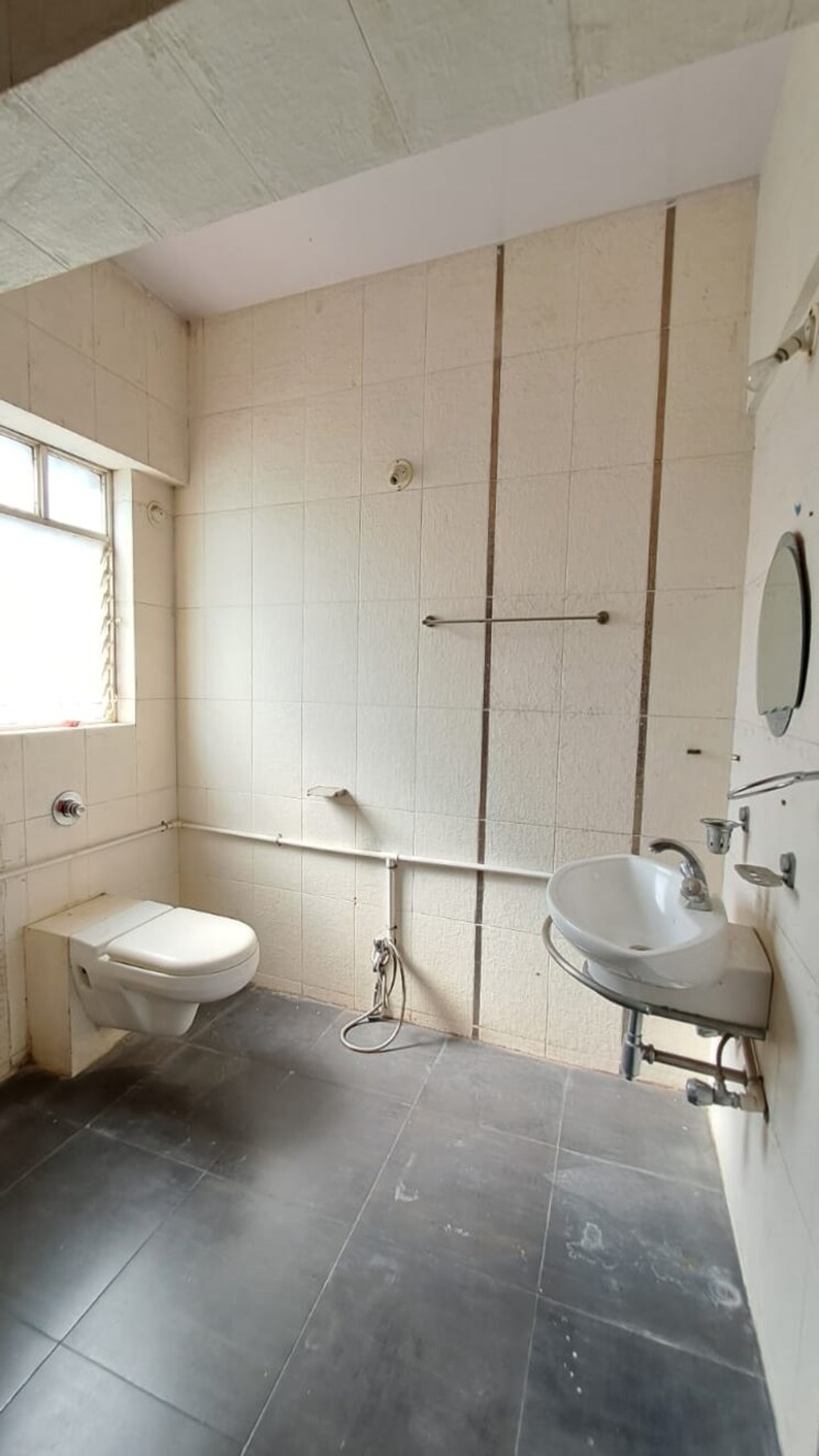 Bathroom, madhukund-apartment 3 Bedroom 2000 Sq.Ft. Apartment In Bavdhan Pune 9156392