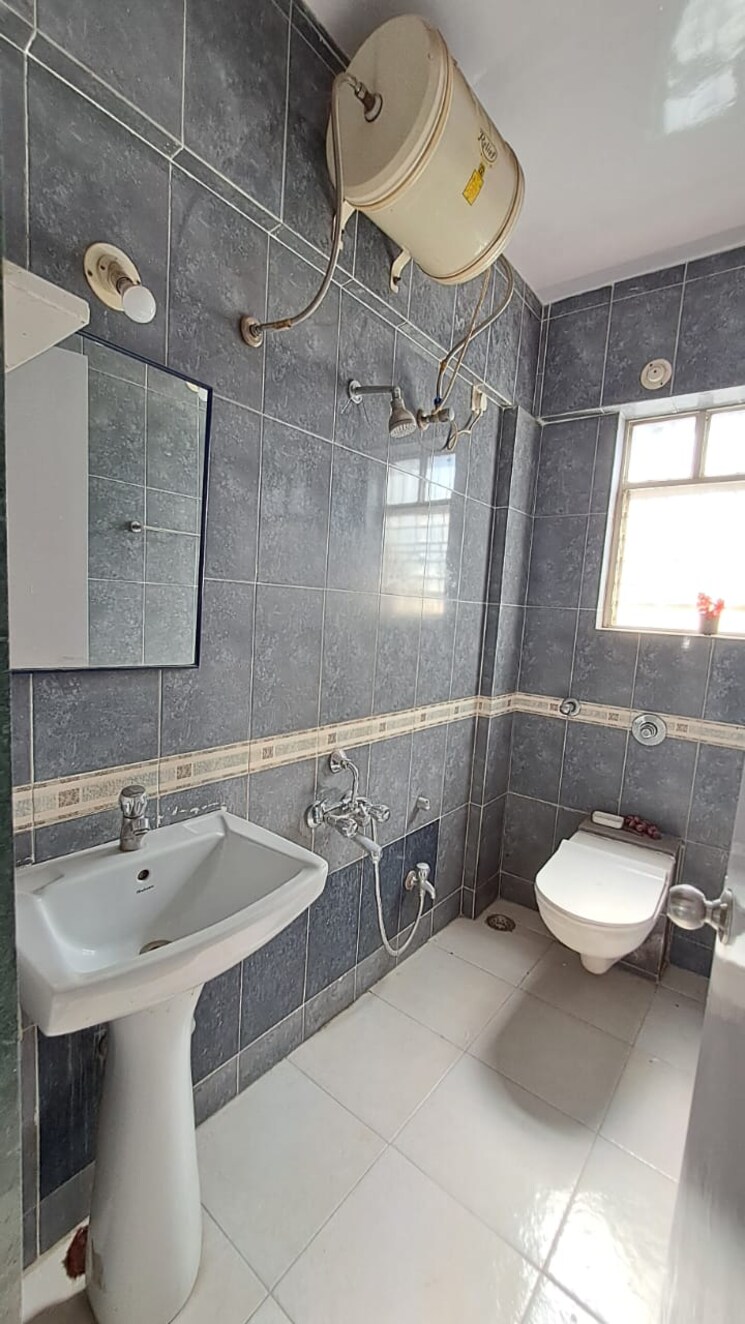 Bathroom, madhukund-apartment 3 Bedroom 2000 Sq.Ft. Apartment In Bavdhan Pune 9156392
