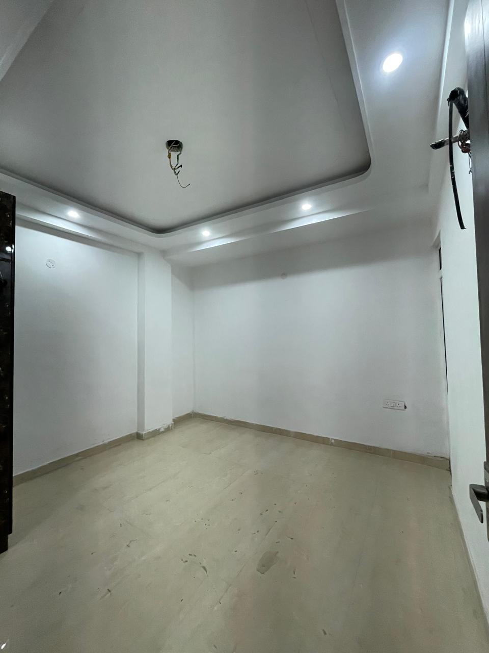 1 RkBuilder Floor For Rent in Chattarpur