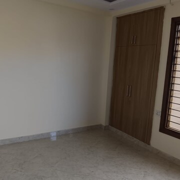 Room in 2 BHK Builder Floor at RPS Palm Drive, Khedi Road – for Rent
