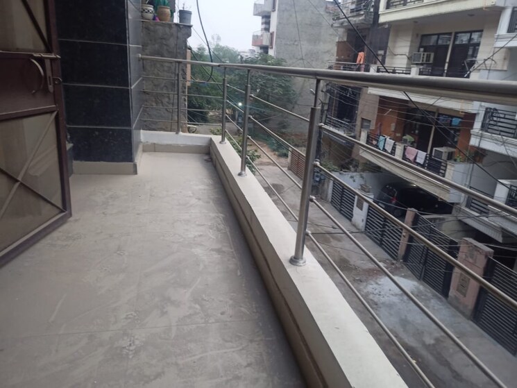 Balcony, sainik colony 3 Bedroom 1400 Sq.Ft. Builder Floor In Sainik Colony Faridabad 9156370