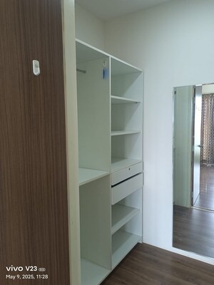 Room in 3 BHK Apartment at LnT Crescent Bay T5, Parel – for Sale