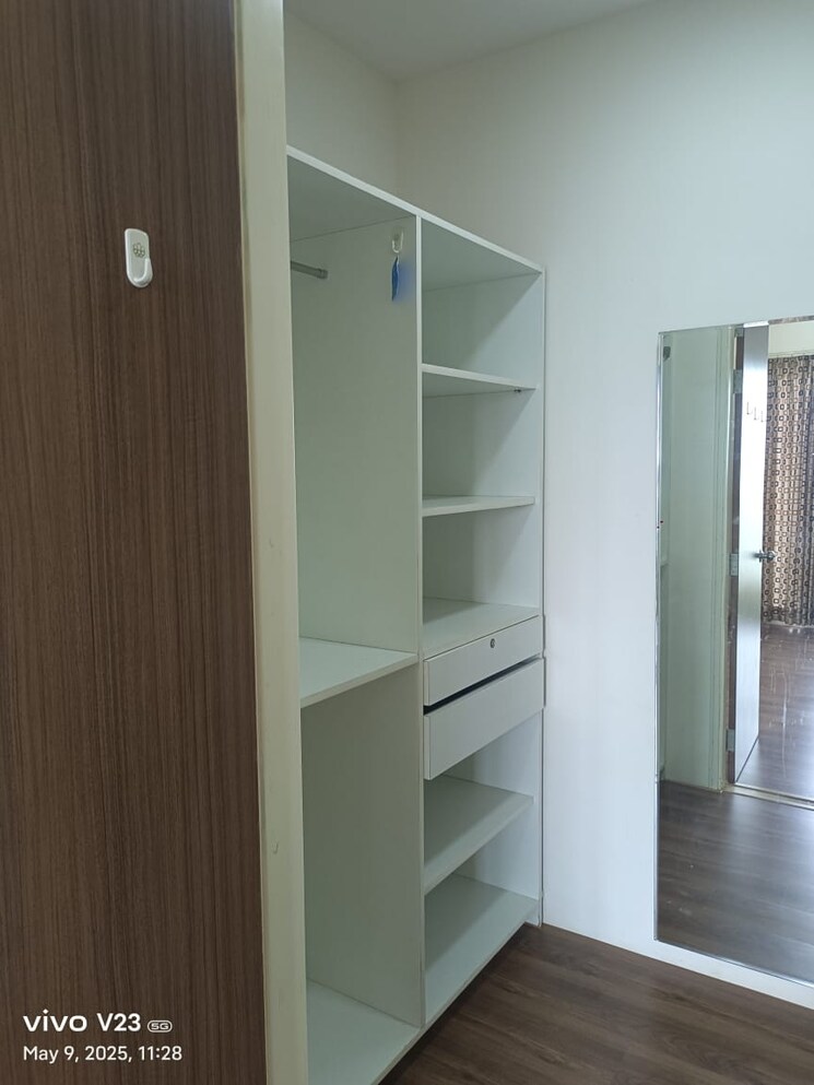 Room, lnt-crescent-bay-t5 3 Bedroom 1600 Sq.Ft. Apartment In Parel Mumbai 9156536