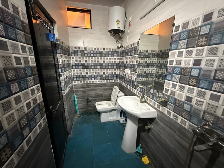 Team Area, sector 36 3 Bedroom 2000 Sq.Ft. Villa In Sector 36 Noida 9156531