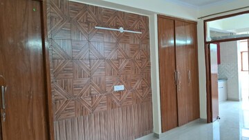 Room in 3 BHK Apartment at Sector 5 Dwarka – for Rent