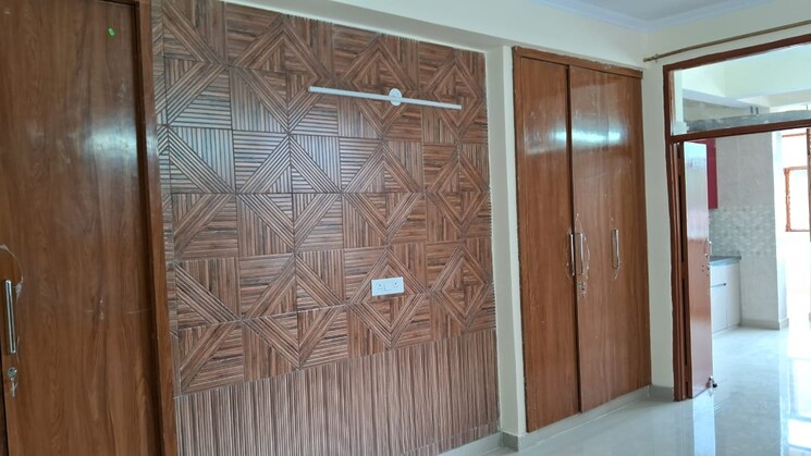 Room, sector 5 dwarka 3 Bedroom 1400 Sq.Ft. Apartment In Sector 5 Dwarka Delhi 9156551