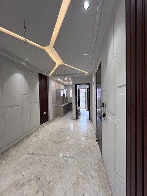 Common Area in 2 BHK Builder Floor at Paschim Vihar – for Sale