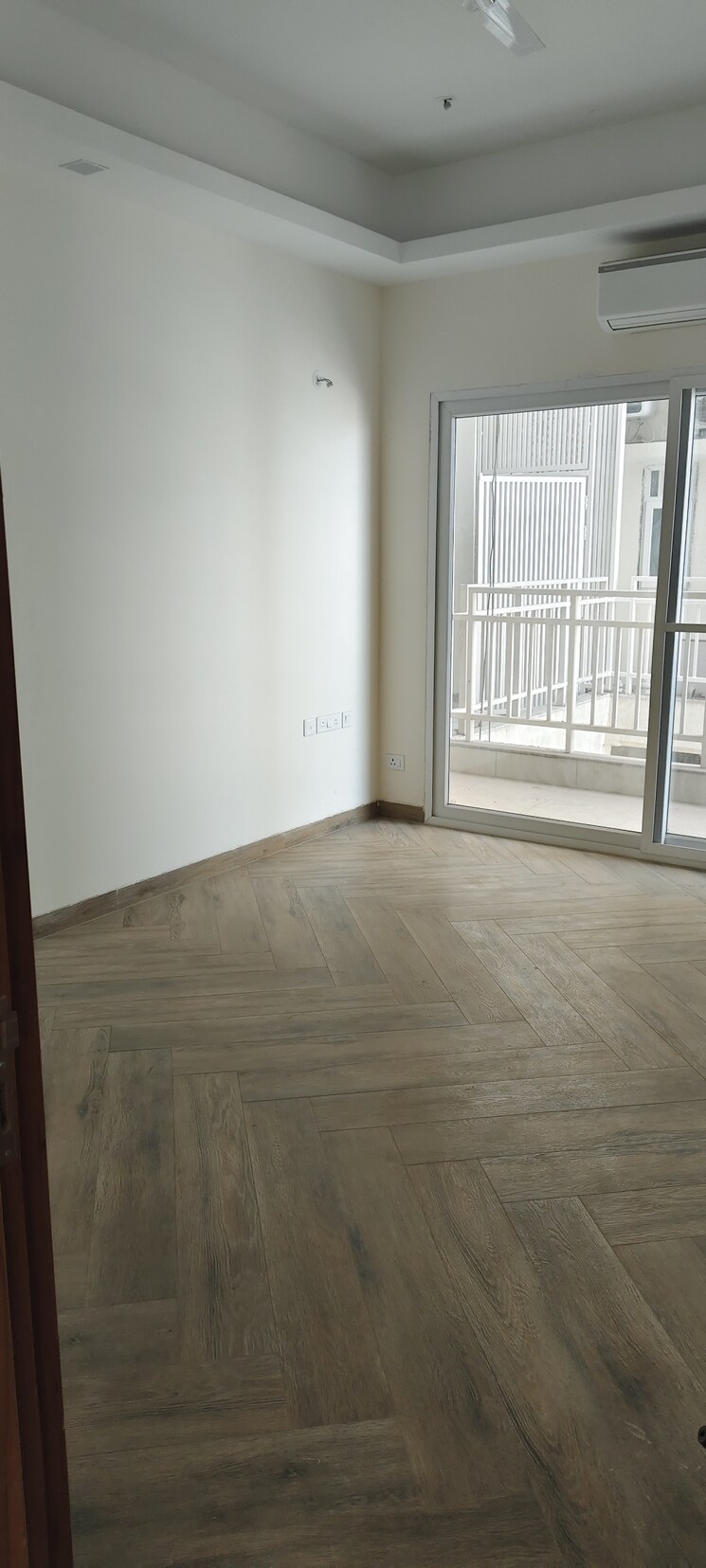 Room, uchdpl-veridia-oakwood-enclave 4 Bedroom 2385 Sq.Ft. Builder Floor In Wave City Ghaziabad 9156598