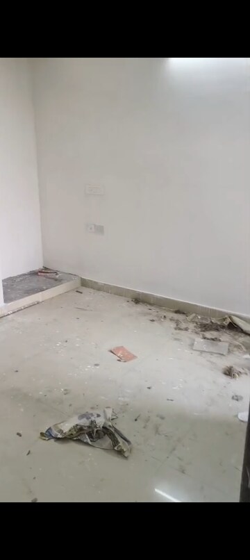 Room in 2 BHK Apartment at SCC Sapphire, Raj Nagar Extension – for Sale