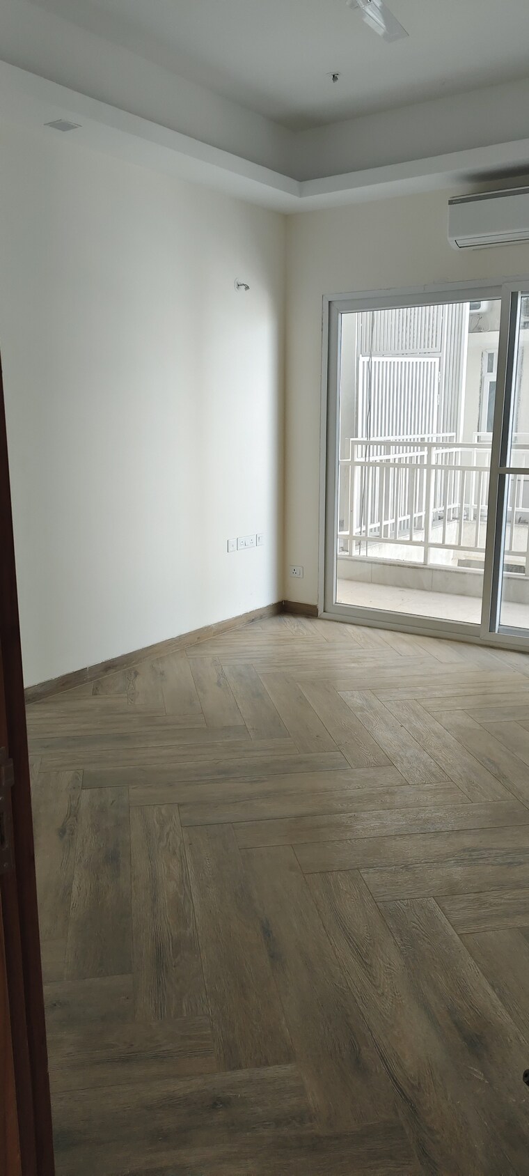 Living Room, uchdpl-veridia-oakwood-enclave 4 Bedroom 2385 Sq.Ft. Builder Floor In Wave City Ghaziabad 9156598