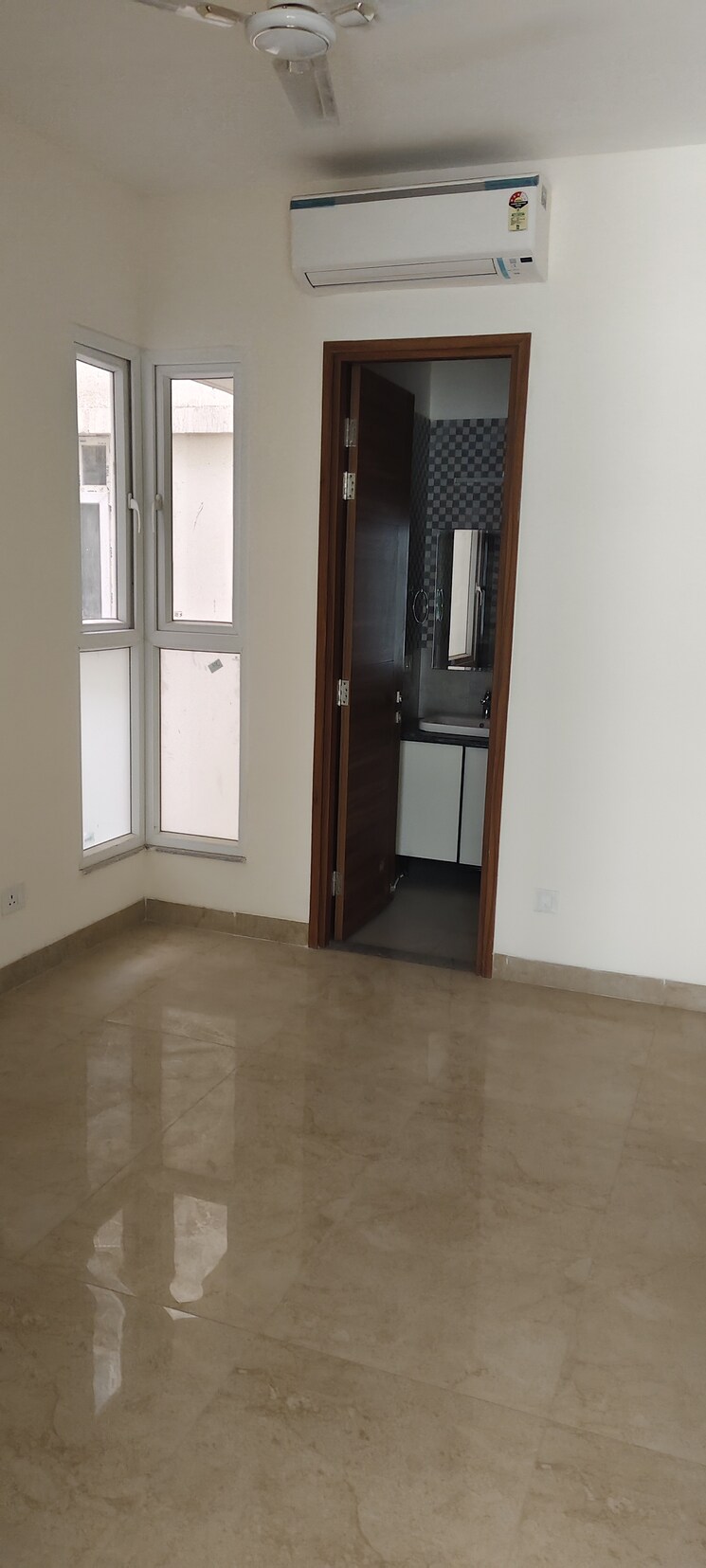Common Area, uchdpl-veridia-oakwood-enclave 4 Bedroom 2385 Sq.Ft. Builder Floor In Wave City Ghaziabad 9156598
