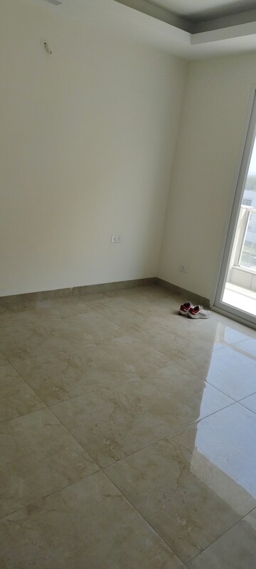 Dining Room in 4 BHK Builder Floor at Uchdpl Veridia Oakwood Enclave, Wave City – for Sale