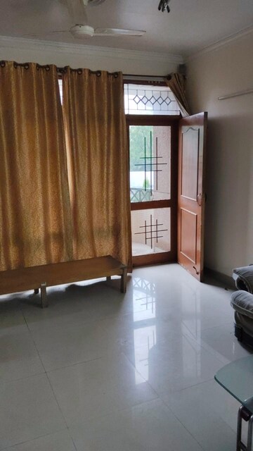 Room in 2 BHK Apartment at Sector 5 Dwarka – for Rent