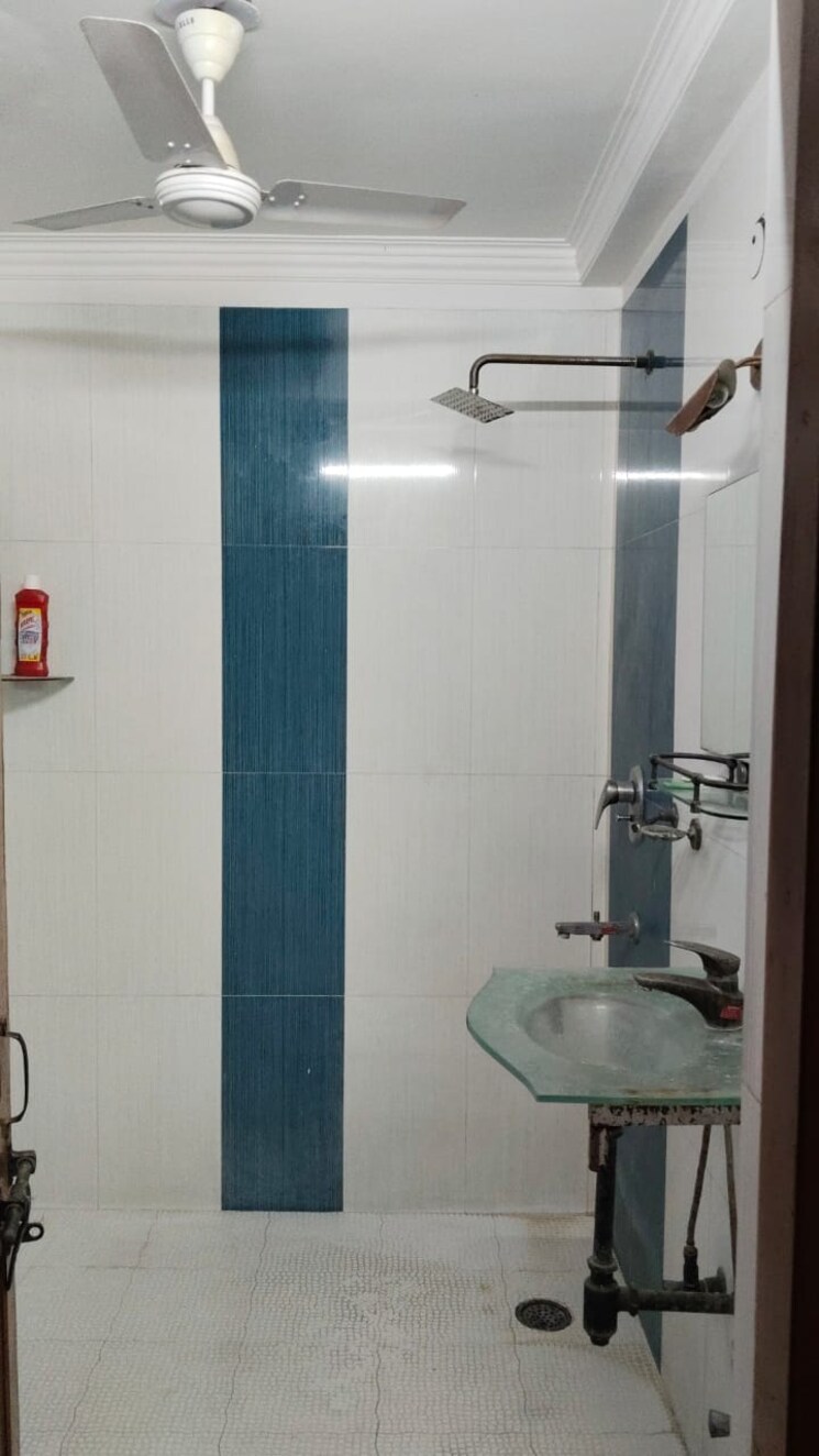 Bathroom, sector 5 dwarka 2 Bedroom 1250 Sq.Ft. Apartment In Sector 5 Dwarka Delhi 9156576
