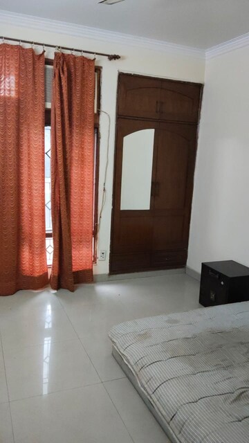Room in 2 BHK Apartment at Sector 5 Dwarka – for Rent