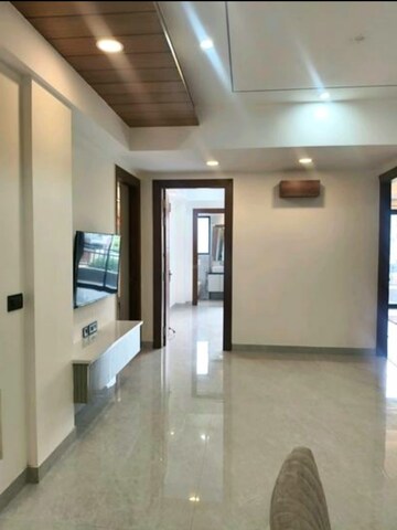 Building Lobby in 3 BHK Apartment at Runwal Towers, Mulund West – for Rent