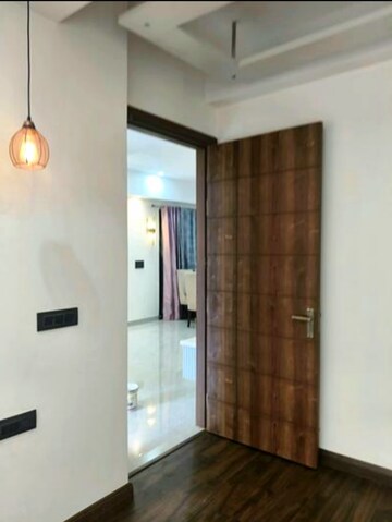 Room in 3 BHK Apartment at Runwal Towers, Mulund West – for Rent