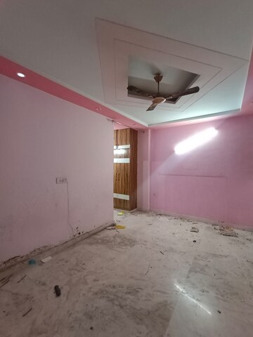 Room in 4 BHK Builder Floor at Vasundhara Sector 5 – for Sale