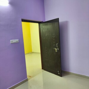 Room in 5 BHK Independent House at Gomti Nagar – for Sale