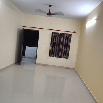 Room in 5 BHK Independent House at Gomti Nagar – for Sale
