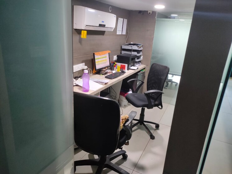 Team Area, oberoi-chambers Commercial Office Space 660 Sq.Ft. In Andheri West Mumbai 9156619