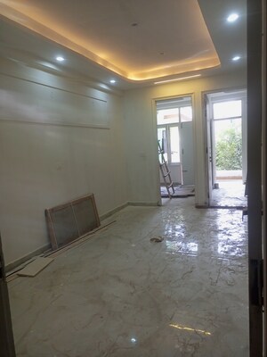 Room in 2 BHK Builder Floor at Sunshine Apartments Sector 73, Sector 73 – for Sale