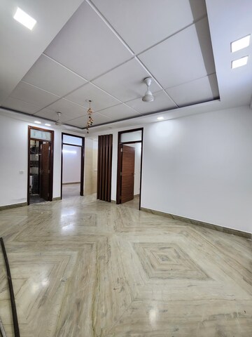 Room in 3 BHK Builder Floor at Chattarpur – for Rent