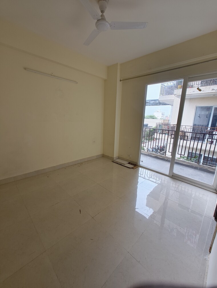 Balcony, signature-global-the-roselia 2 Bedroom 600 Sq.Ft. Apartment In Sector 95a Gurgaon 9156648