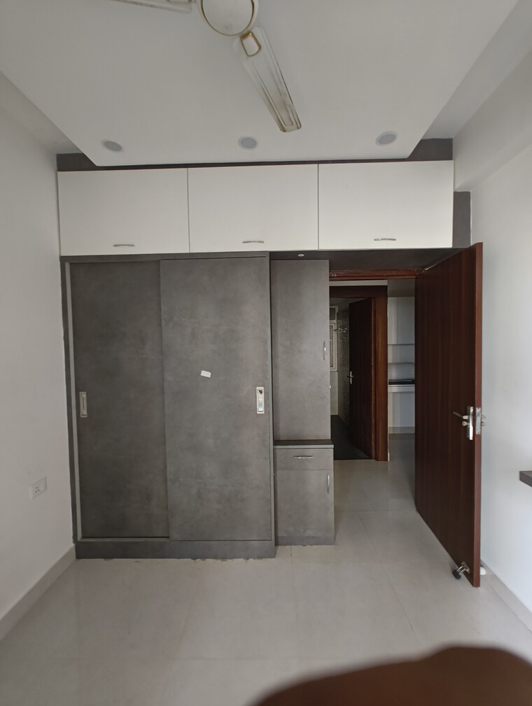 Room, signature-global-the-roselia 2 Bedroom 600 Sq.Ft. Apartment In Sector 95a Gurgaon 9156648