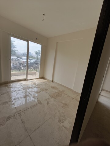 Room in 2 BHK Apartment at Signature Global The Roselia, Sector 95a – for Sale