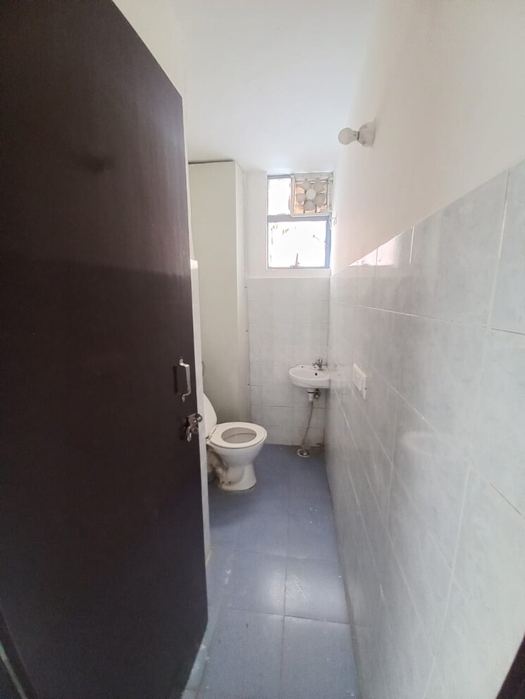 Bathroom, ninex-rmg-residency 1 Bedroom 550 Sq.Ft. Apartment In Sector 37c Gurgaon 9156654