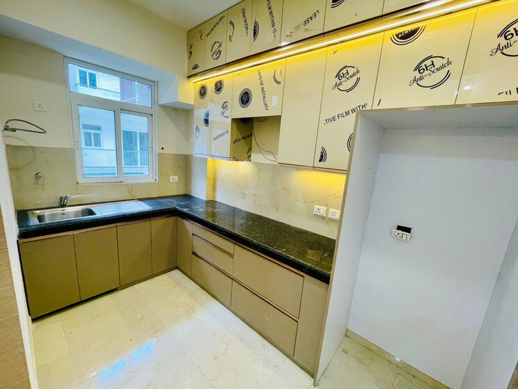 Kitchen, smart-world-gems 3 Bedroom 1500 Sq.Ft. Builder Floor In Sector 89 Gurgaon 9156673