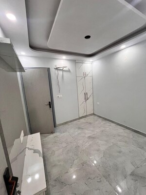 Room in 2 BHK Apartment at Sahridaya Apartments, Paschim Vihar – for Sale