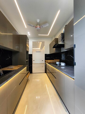 Kitchen in 3 BHK Builder Floor at Unitech South City 1, South City 1 – for Rent