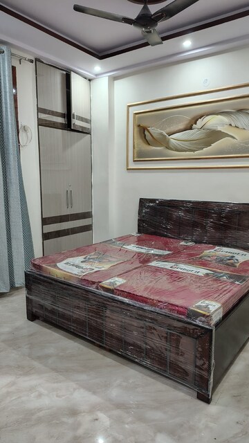 Bedroom in 1 BHK Builder Floor at Dwarka Mor – for Rent