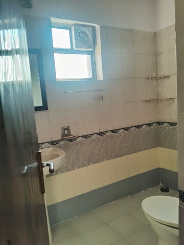 Attached Bathroom in 3.5 BHK Apartment at Ardee City Palm Grove Heights, Sector 52 – for Rent