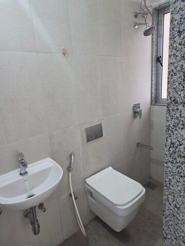 Bathroom in 1 BHK Apartment at Sheth Vasant Oasis, Andheri East – for Rent