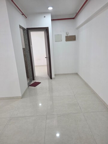 Room in 1 BHK Apartment at Sheth Vasant Oasis, Andheri East – for Rent