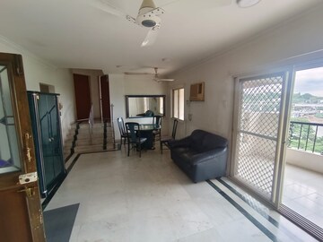 Parking in 2 BHK Apartment at Atul Leela Garden, Kalyani Nagar – for Rent